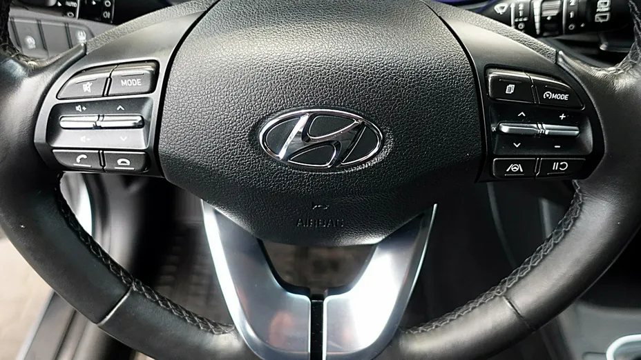 HYUNDAI i30 -