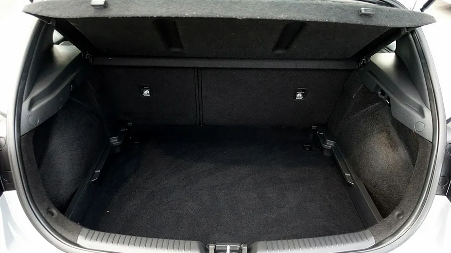 HYUNDAI i30 -