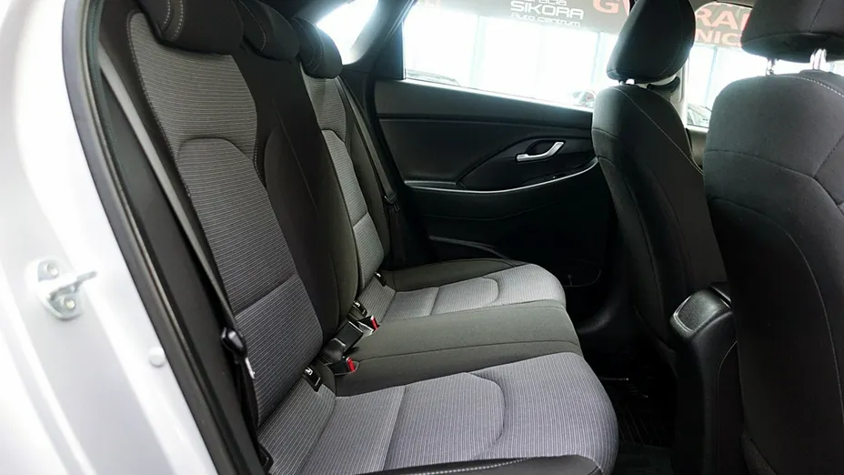 HYUNDAI i30 -