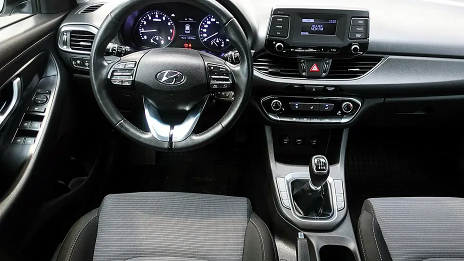 HYUNDAI i30 -