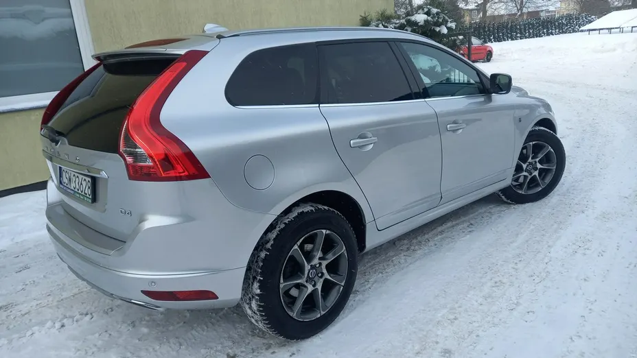 VOLVO XC60 -