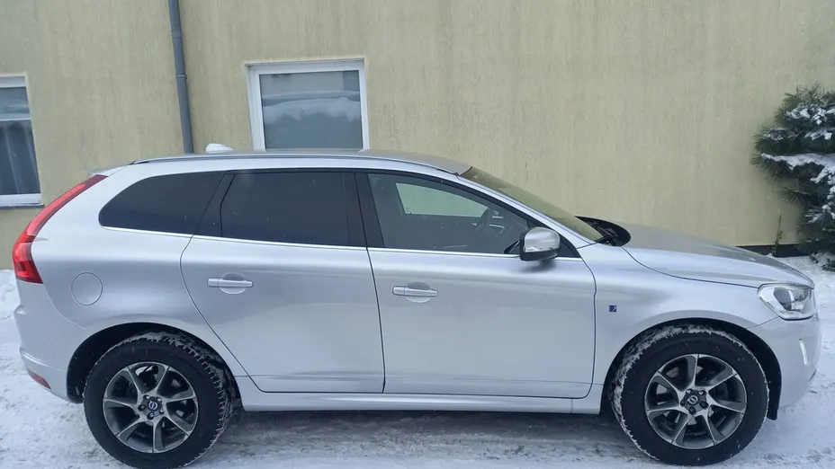 VOLVO XC60 -