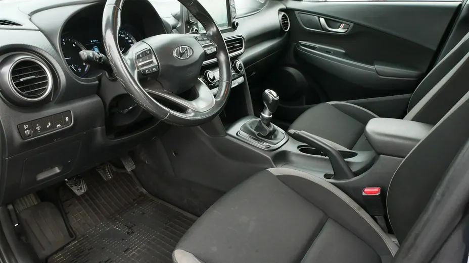 HYUNDAI Kona -