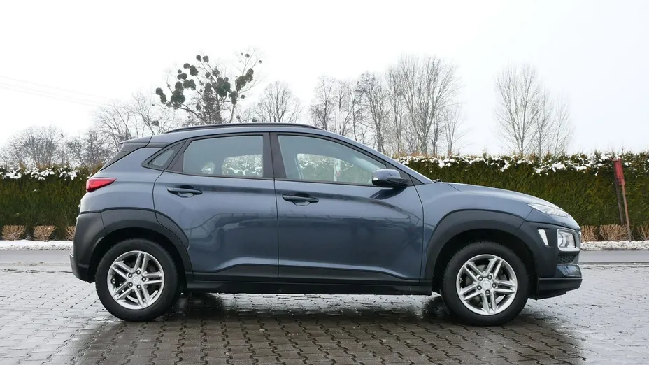 HYUNDAI Kona -