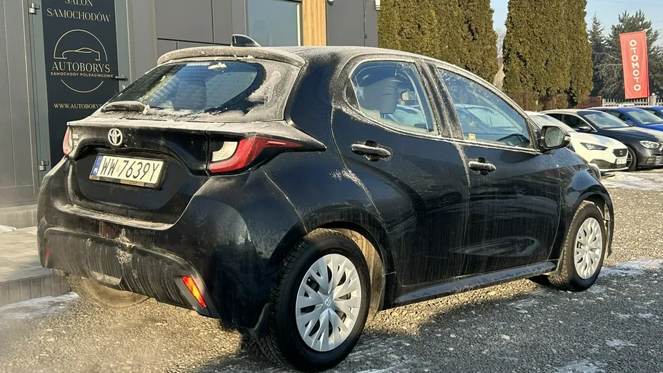 TOYOTA Yaris -
