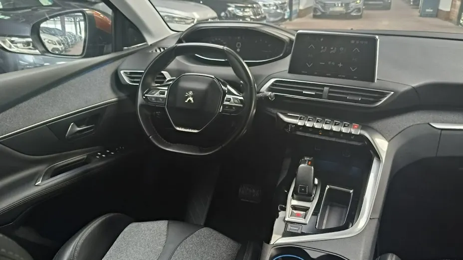 PEUGEOT 3008 -