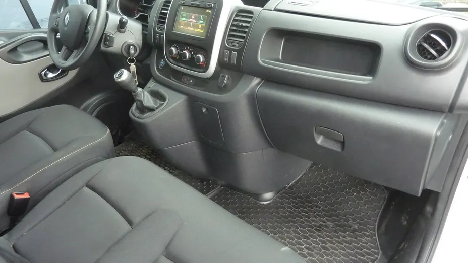 RENAULT Trafic -