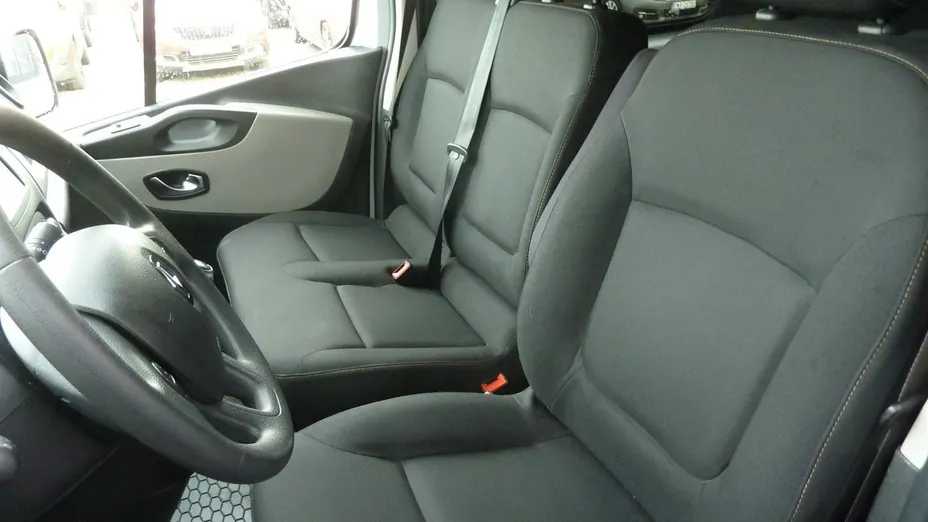 RENAULT Trafic -