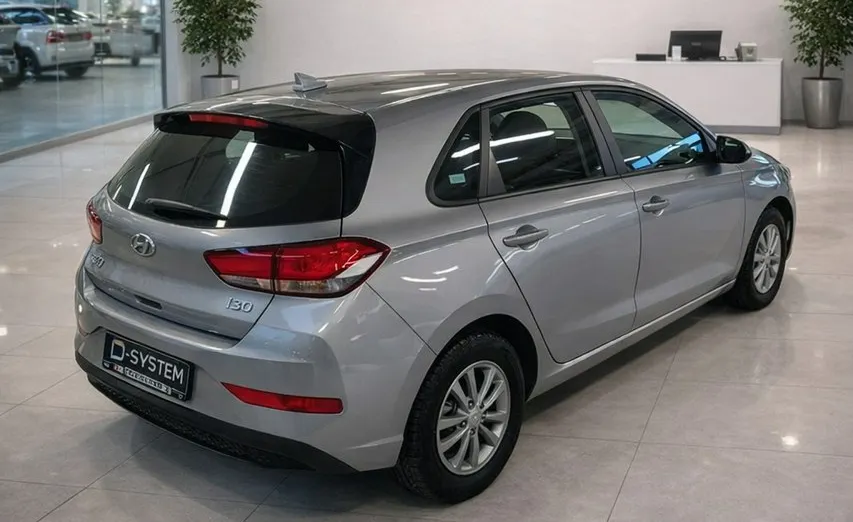 HYUNDAI i30 -