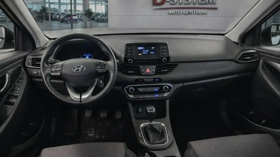 HYUNDAI i30 -