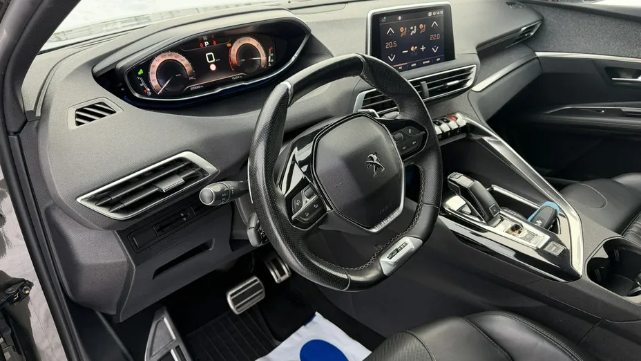 PEUGEOT 3008 -