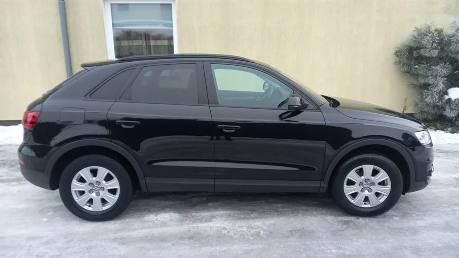 AUDI Q3 -