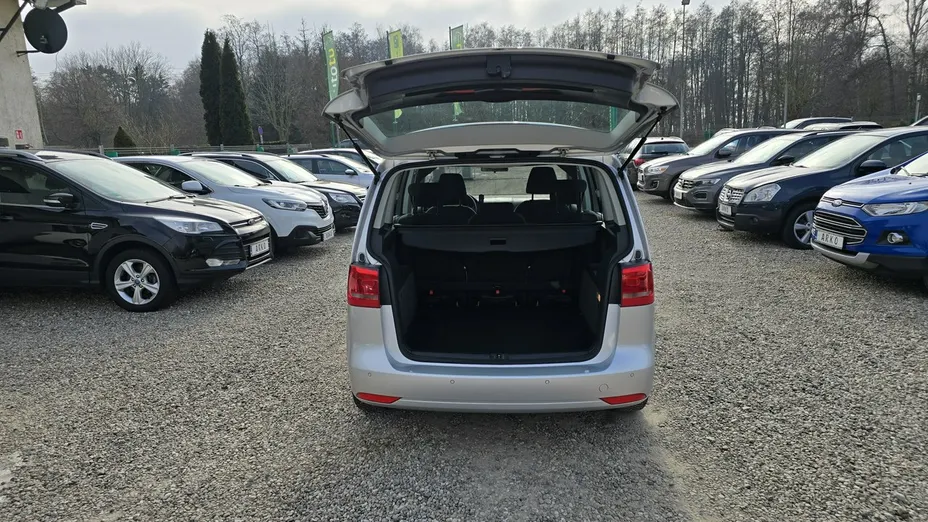 VOLKSWAGEN Touran -