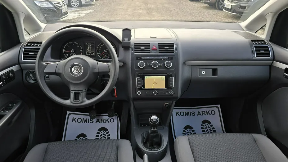 VOLKSWAGEN Touran -