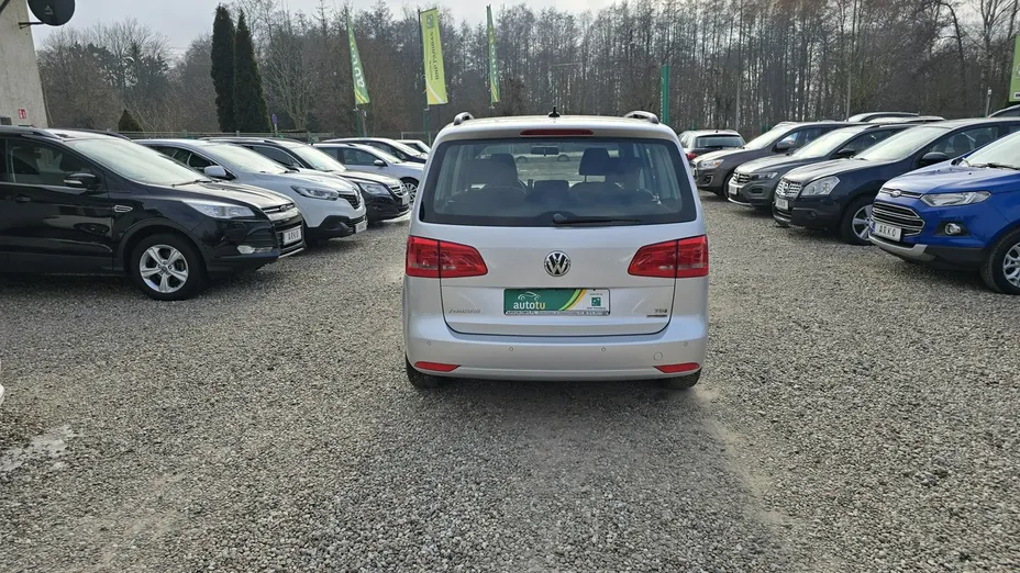 VOLKSWAGEN Touran -