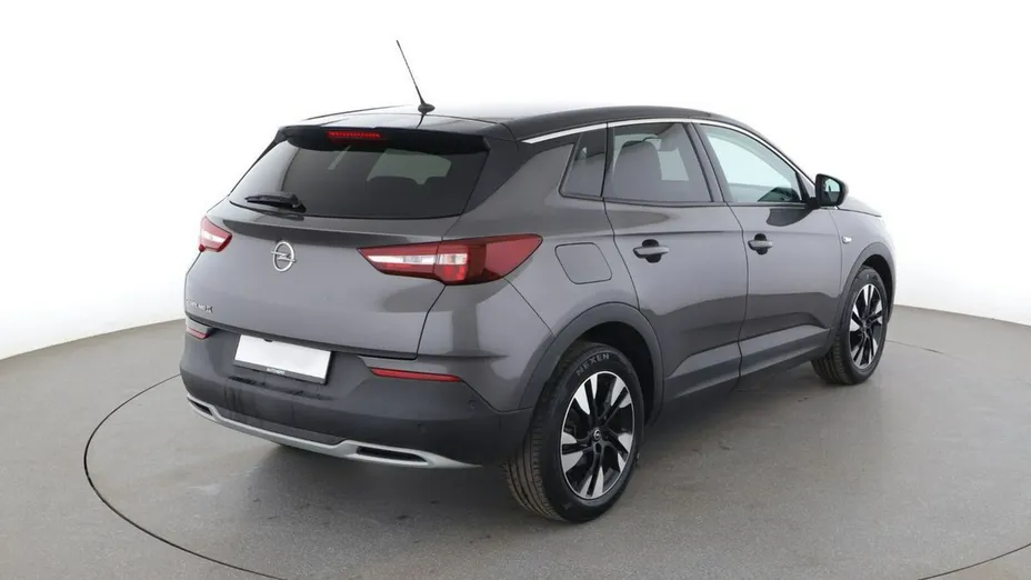 OPEL Grandland X -
