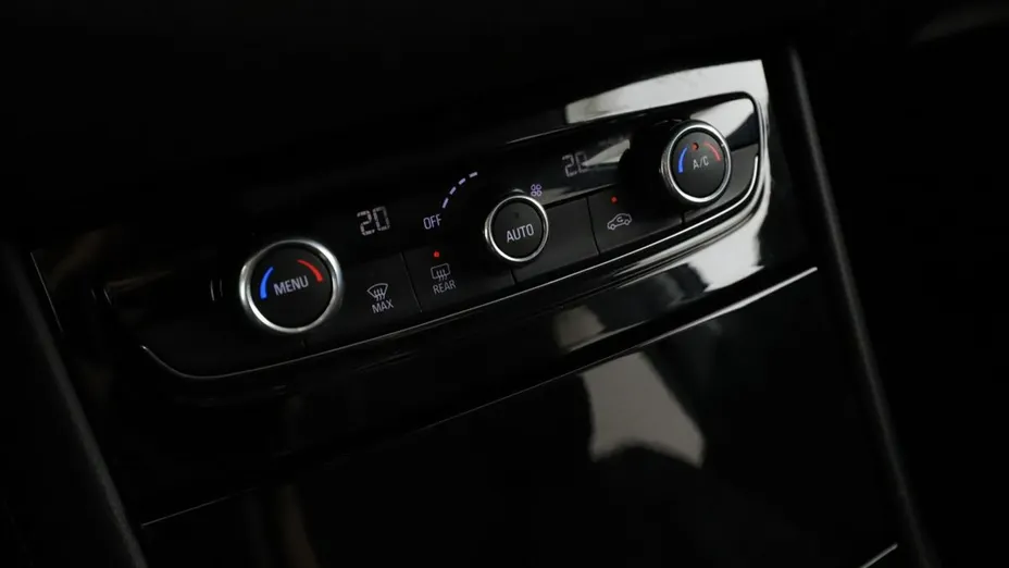OPEL Grandland X -