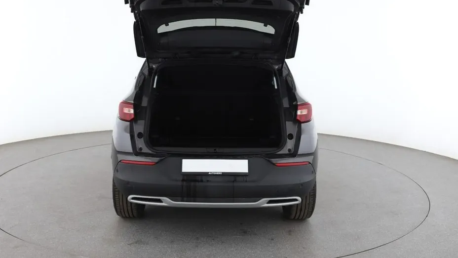 OPEL Grandland X -