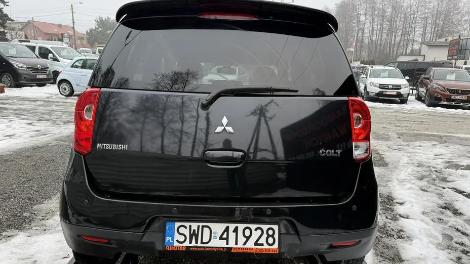 MITSUBISHI Colt -