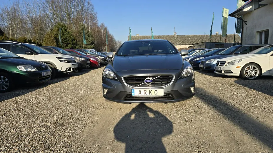 VOLVO V40 -