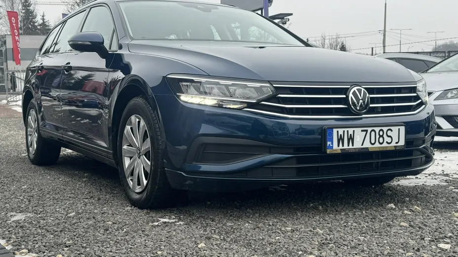 VOLKSWAGEN Passat -