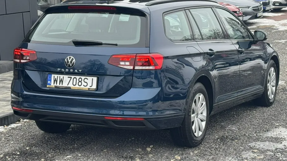 VOLKSWAGEN Passat -