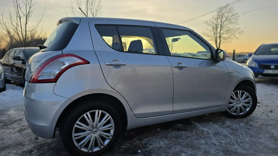 SUZUKI Swift -