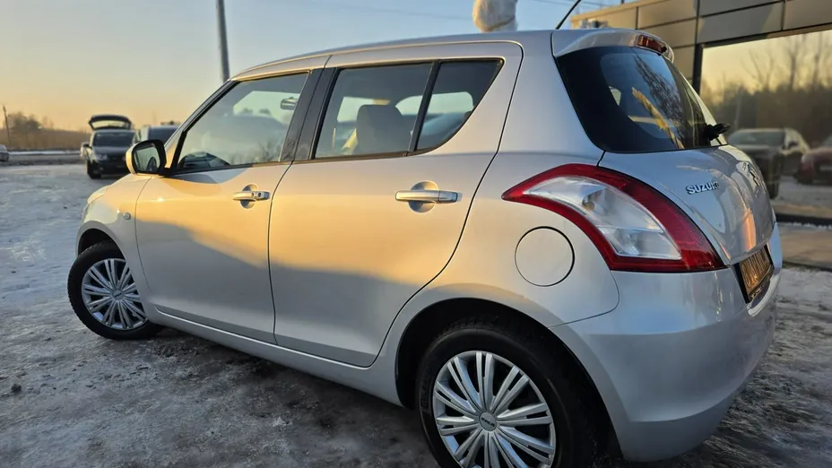 SUZUKI Swift -