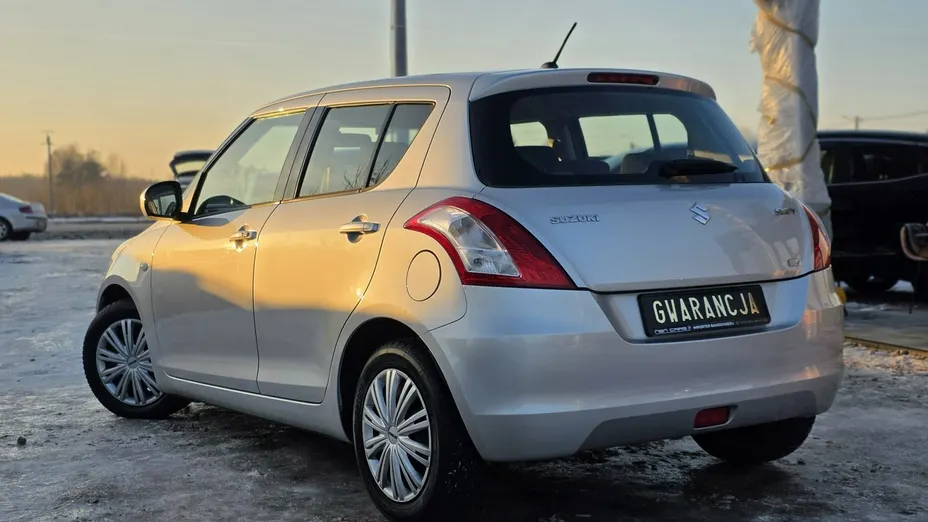 SUZUKI Swift -