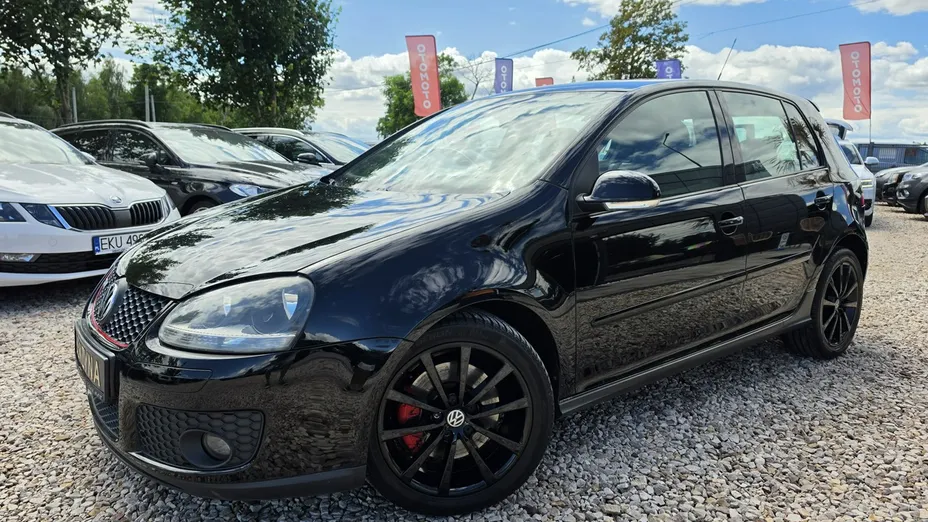 VOLKSWAGEN Golf -