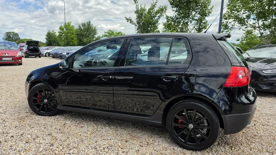 VOLKSWAGEN Golf -