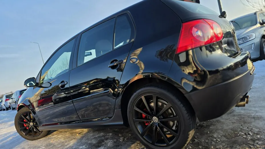 VOLKSWAGEN Golf -