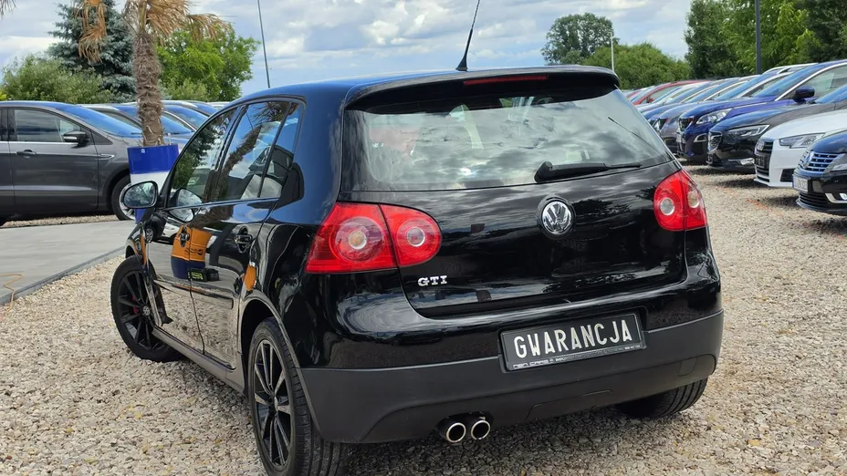 VOLKSWAGEN Golf -