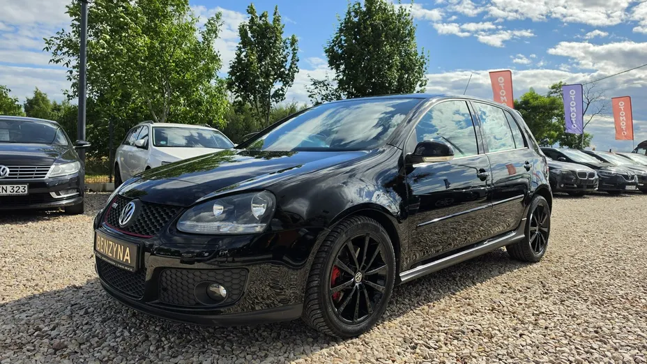VOLKSWAGEN Golf -