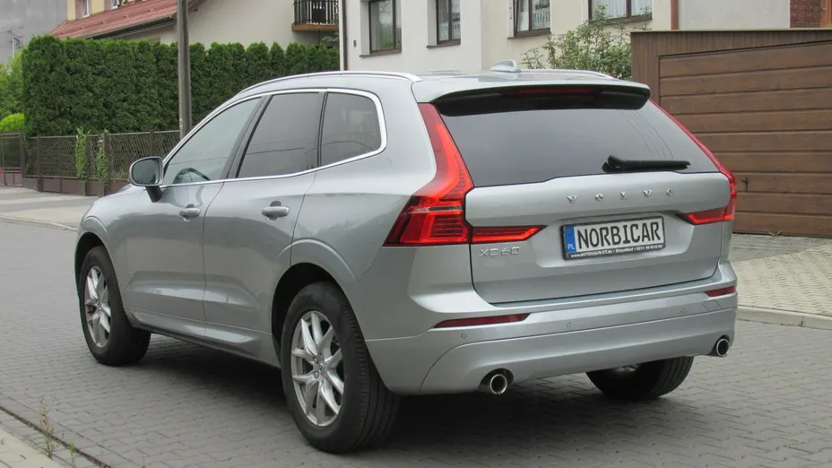 VOLVO XC60 -