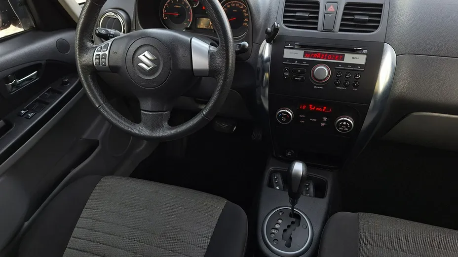 SUZUKI SX4 -