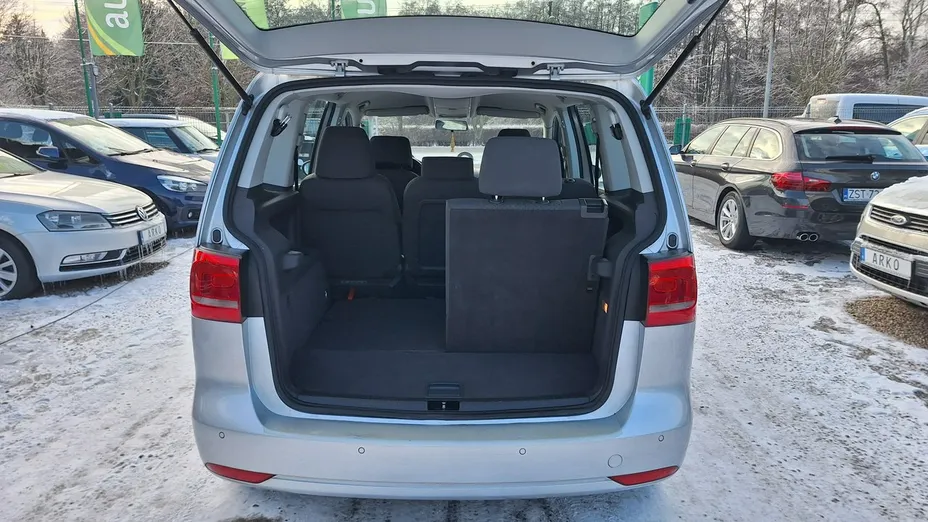 VOLKSWAGEN Touran -