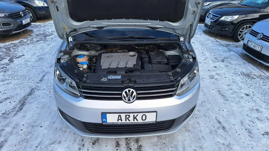 VOLKSWAGEN Touran -