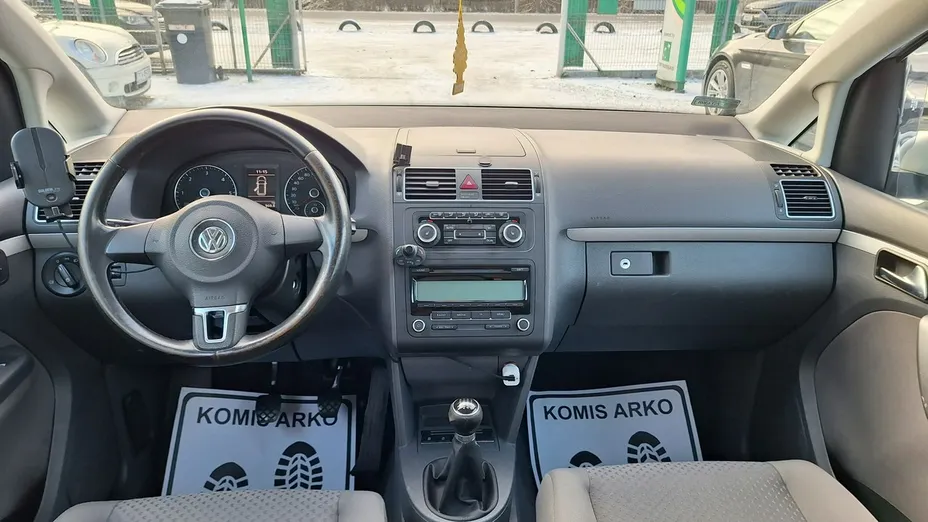VOLKSWAGEN Touran -