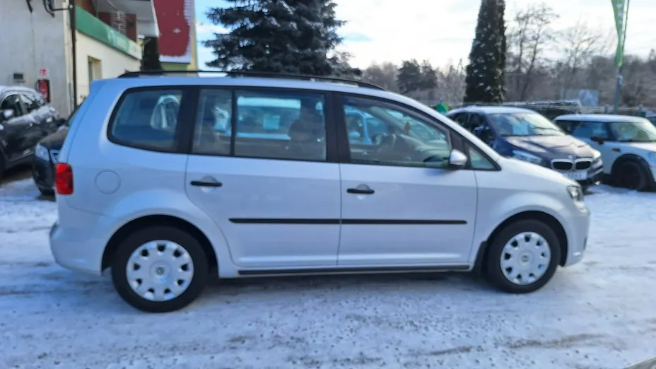 VOLKSWAGEN Touran -