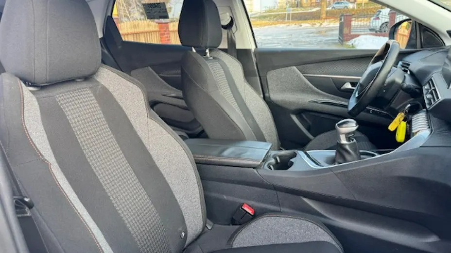 PEUGEOT 3008 -