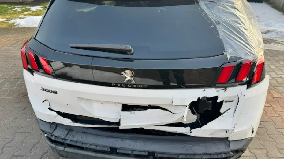 PEUGEOT 3008 -