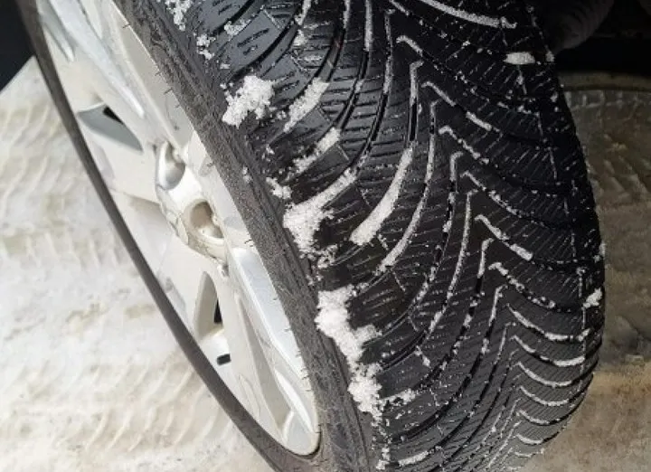 MITSUBISHI Outlander -