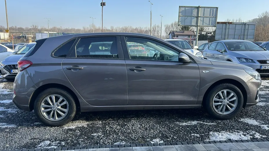 HYUNDAI i30 -