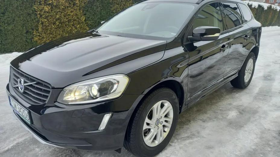 VOLVO XC60 -