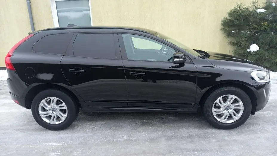 VOLVO XC60 -