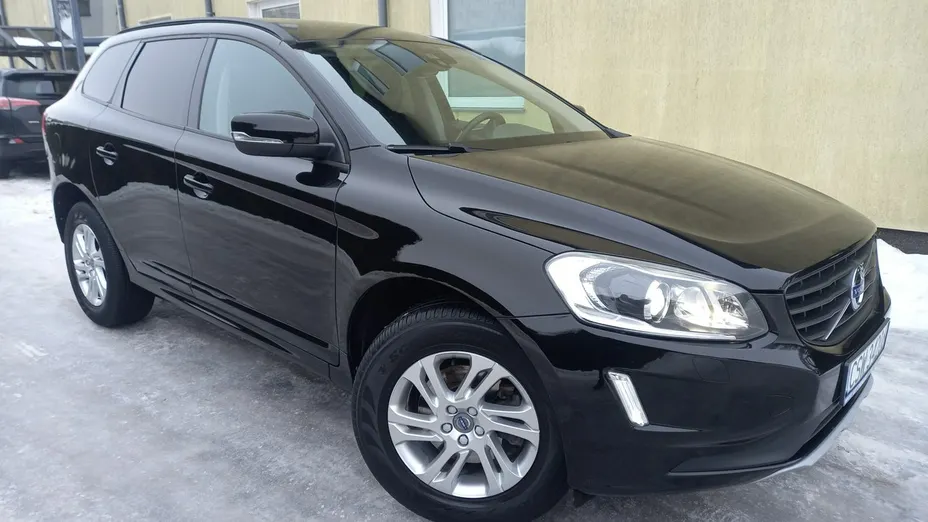 VOLVO XC60 -