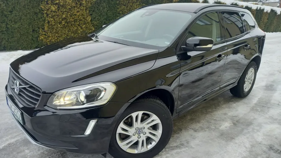 VOLVO XC60 -