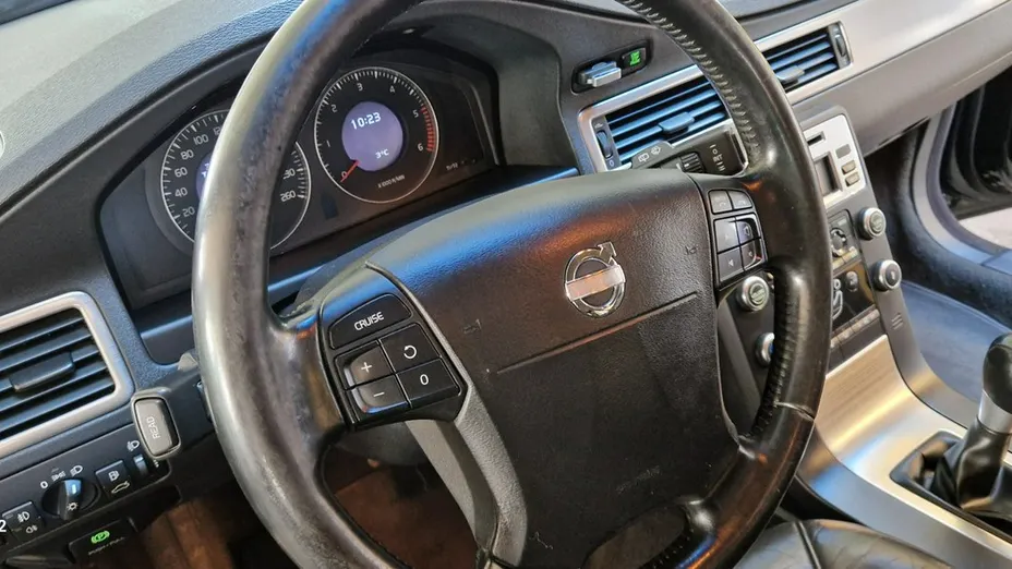VOLVO V70 -