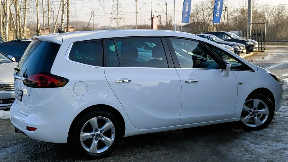 OPEL Zafira -